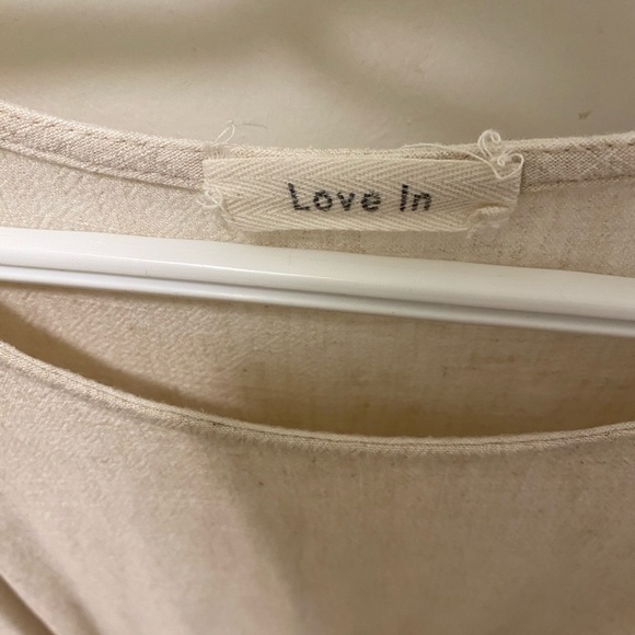 Cream linen dress with pockets. - Picture 2 of 3